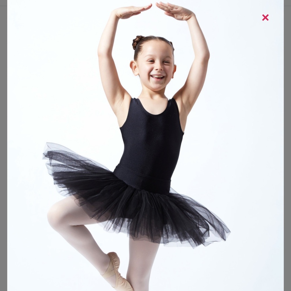 NWT Alegra Girls Pull On Practice Tutu -Black. Size 4-6